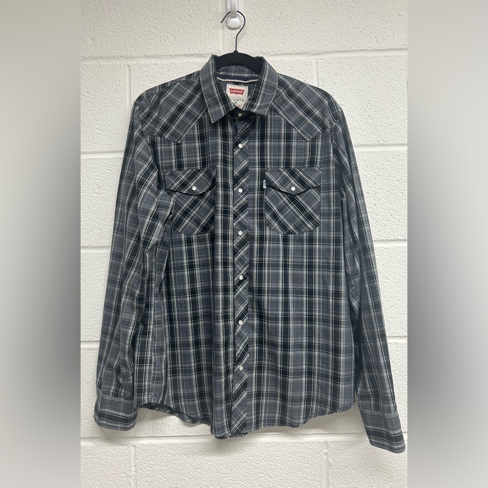 Men’s Levi’s Long Sleeve Plaid Button Up Shirt - Size M